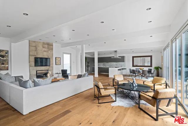 $2,399,000 | 7470 Woodrow Wilson Drive, Los Angeles, CA 90046