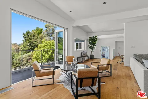 $2,399,000 | 7470 Woodrow Wilson Drive, Los Angeles, CA 90046
