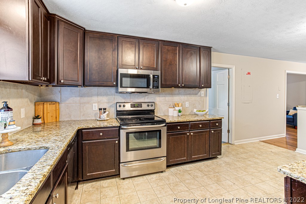 3678 Golfview Road Hope Mills, NC 28348 - Photo 13 of 35 Gallery Image 13