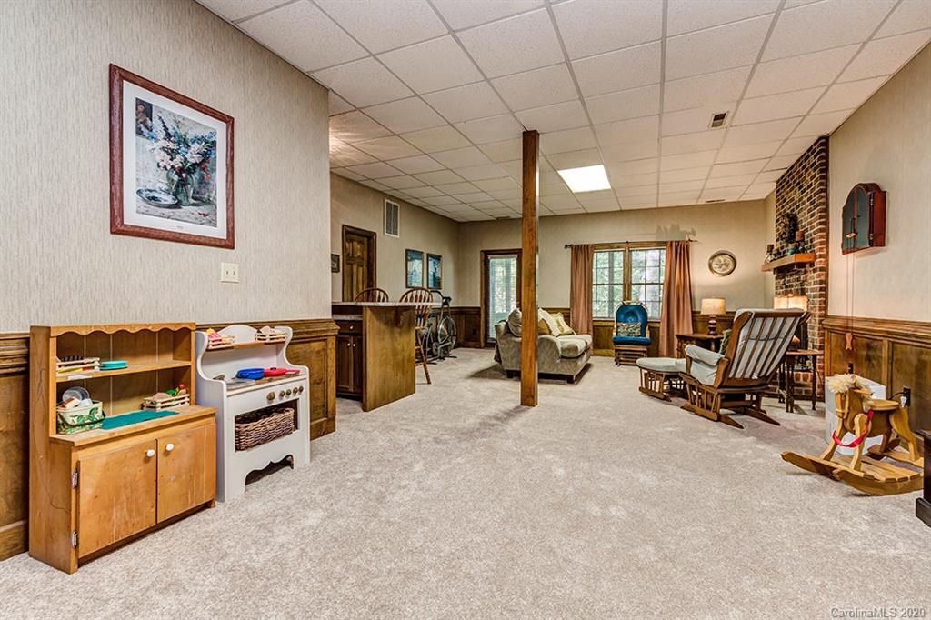 3501 Plantation Road Charlotte, NC 28270 - Photo 26 of 31 Gallery Image 26