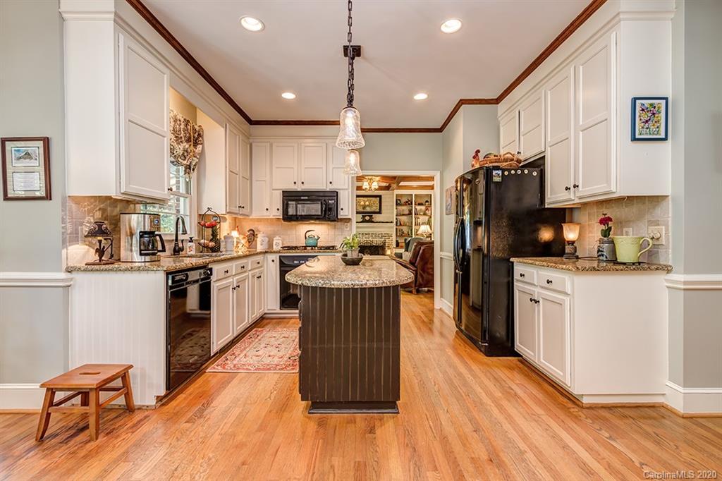 3501 Plantation Road Charlotte, NC 28270 - Photo 8 of 31 Gallery Image 8