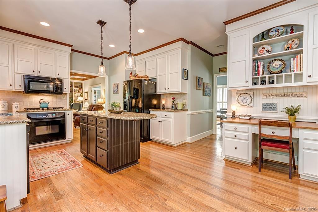 3501 Plantation Road Charlotte, NC 28270 - Photo 10 of 31 Gallery Image 10
