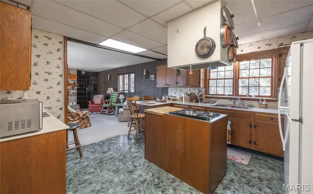 $625,000 | 1600 Albert Street, Golconda, IL 62938