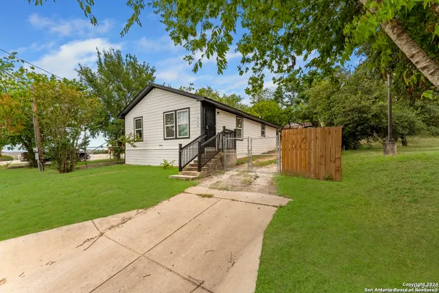 $1,599 | 928 Hedges Street, San Antonio, TX 78203