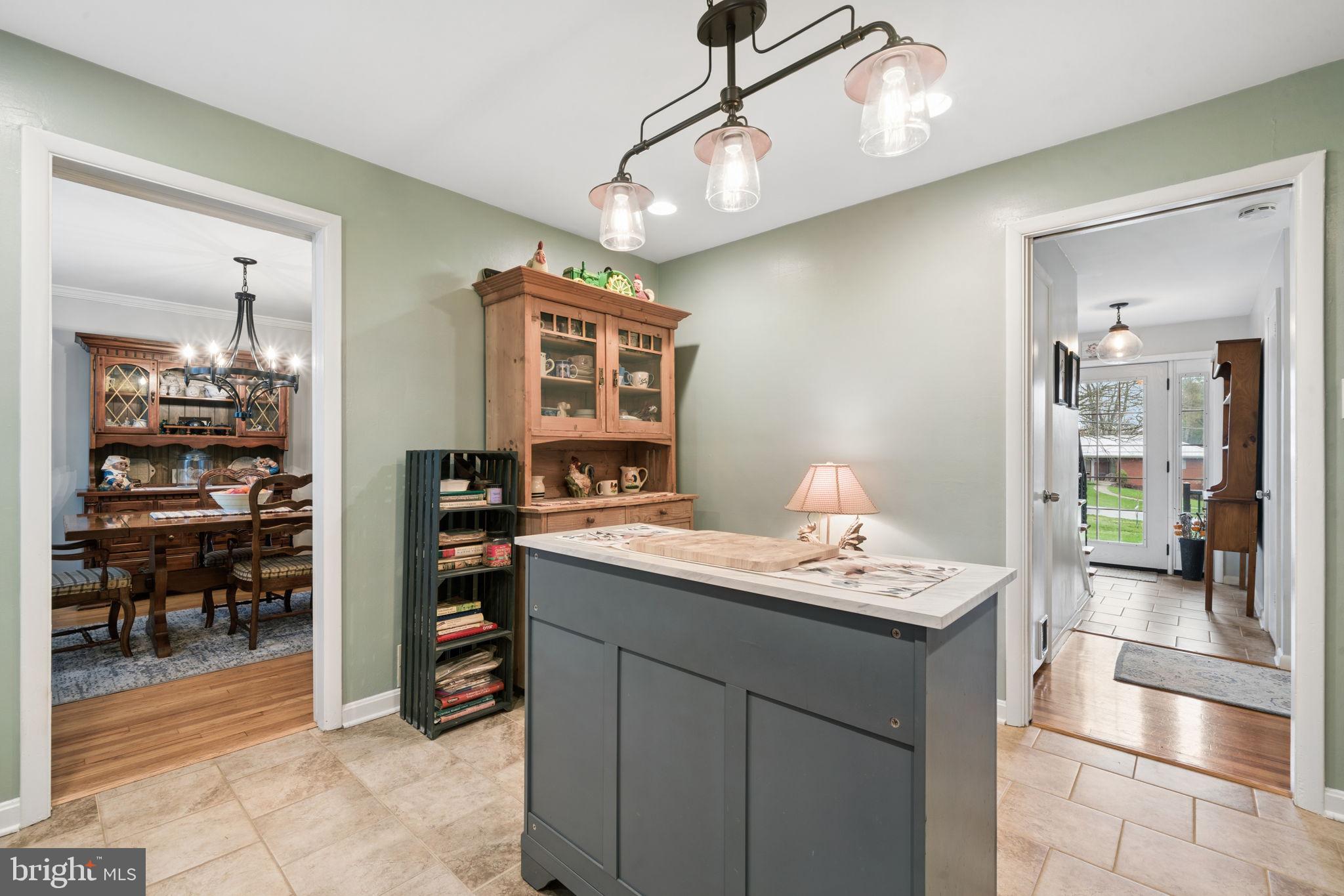 223 Ridgeview Drive Venetia, PA 15367 - Photo 15 of 39 Gallery Image 15