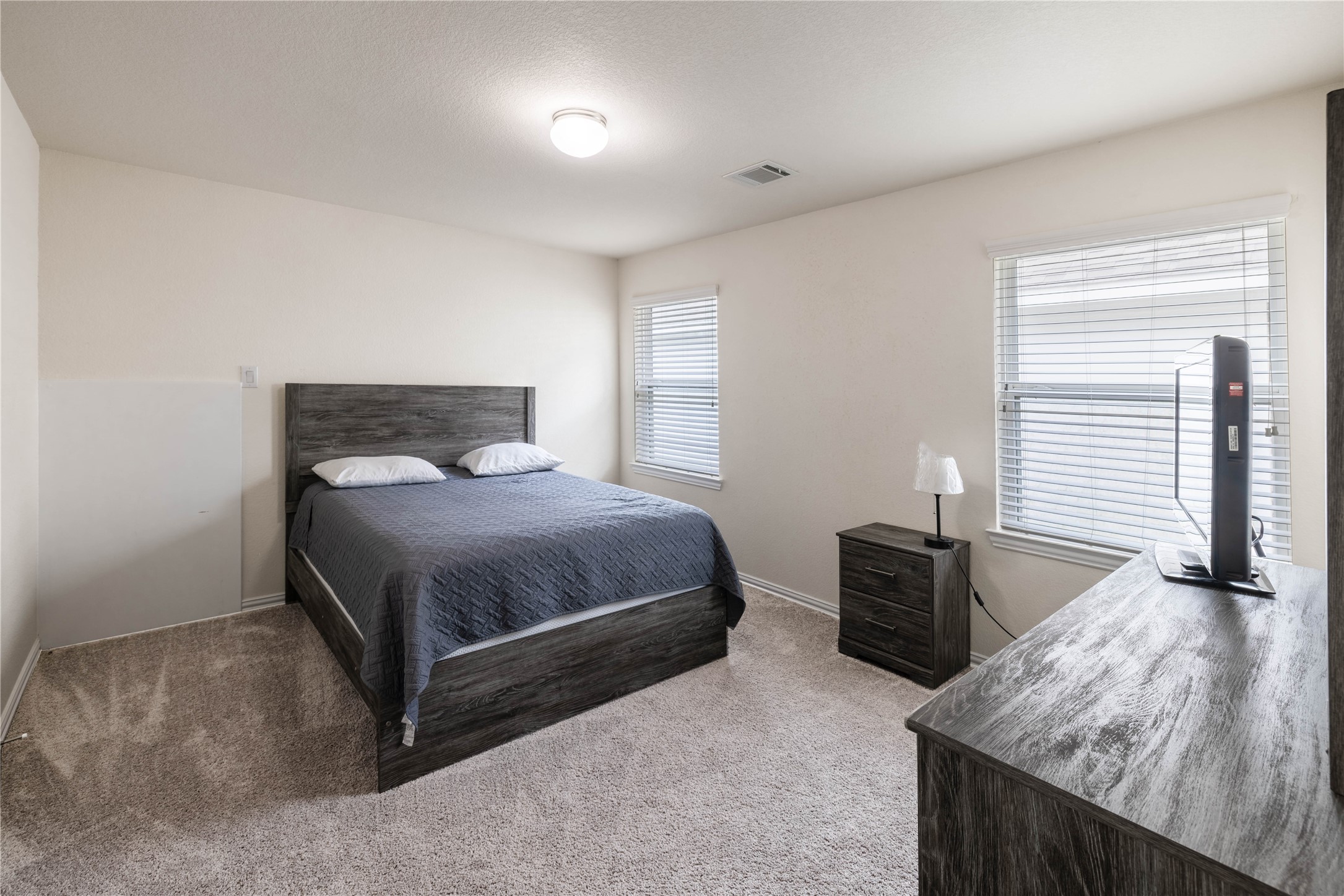 2318 Red Slate Drive Rosharon, TX 77583 - Photo 18 of 41 2nd Floor Guest Bedroom #2