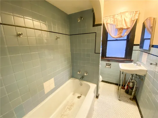 $89,900 | 395 Remington Street, Rochester, NY 14621