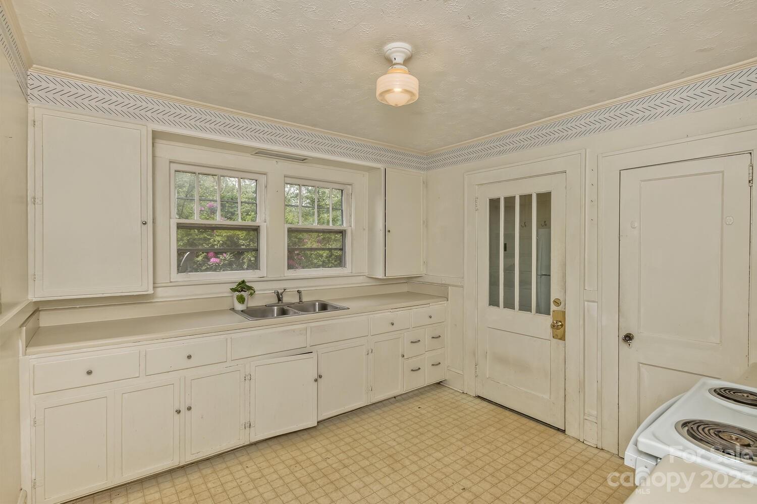 25 Floyd Miller Road Candler, NC 28715 - Photo 13 of 47 Gallery Image 13