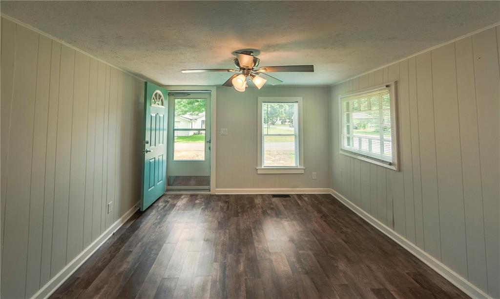 748 South Center Street Pendleton, IN 46064 - Photo 2 of 17