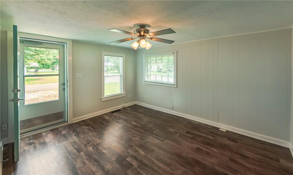 748 South Center Street Pendleton, IN 46064 - Photo 3 of 17