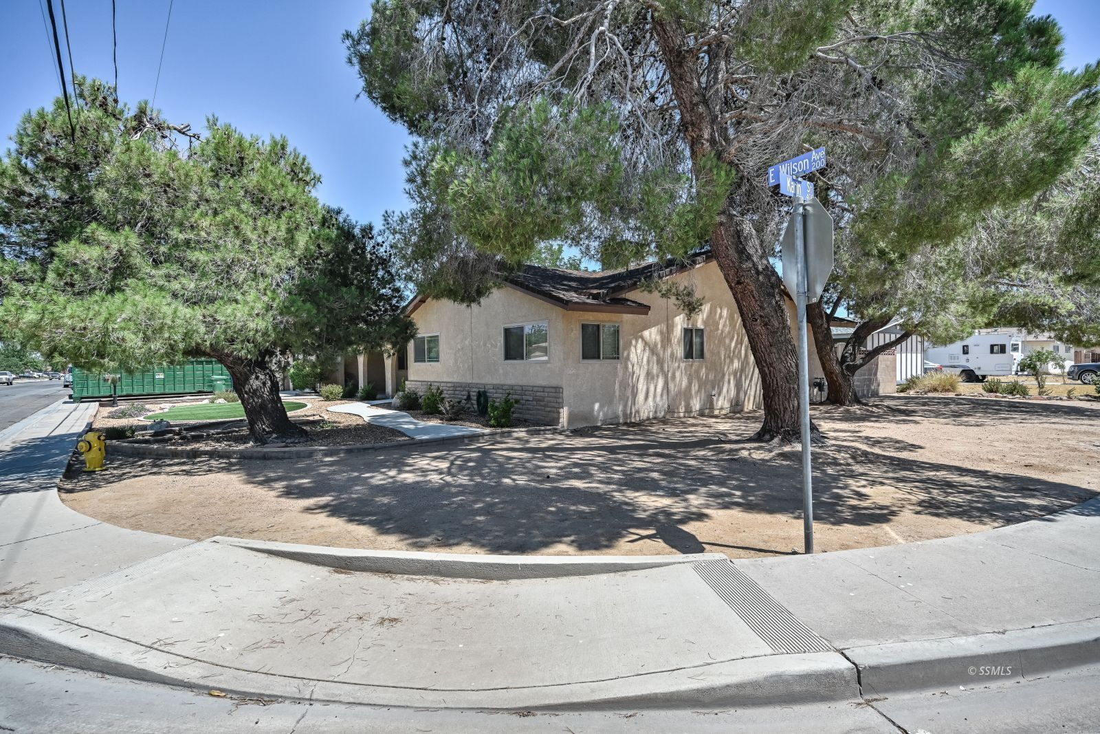 400 Karin Street Ridgecrest, CA 93555 - Photo 2 of 34