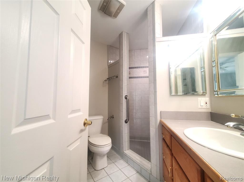 673 Oakbrook West Rochester Hills, MI 48307 - Photo 21 of 36 Gallery Image 21