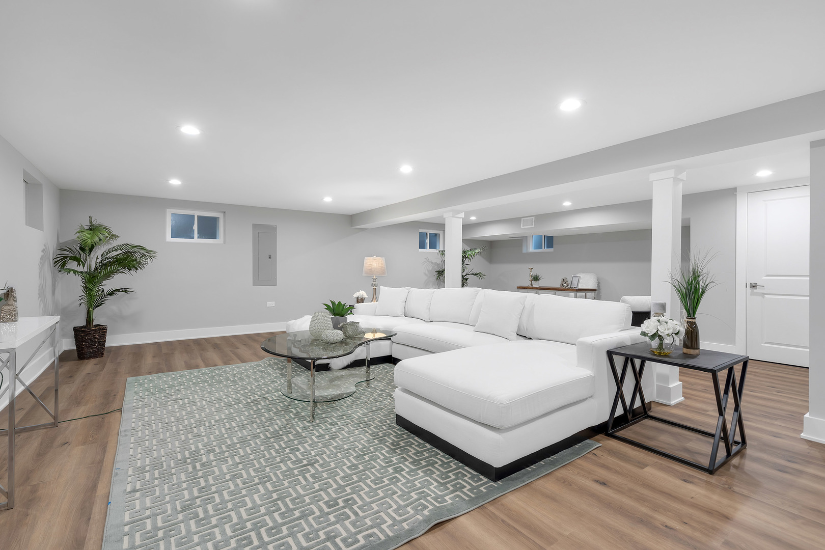 1814 Oakton Street Park Ridge, IL 60068 - Photo 20 of 30 a living room with furniture