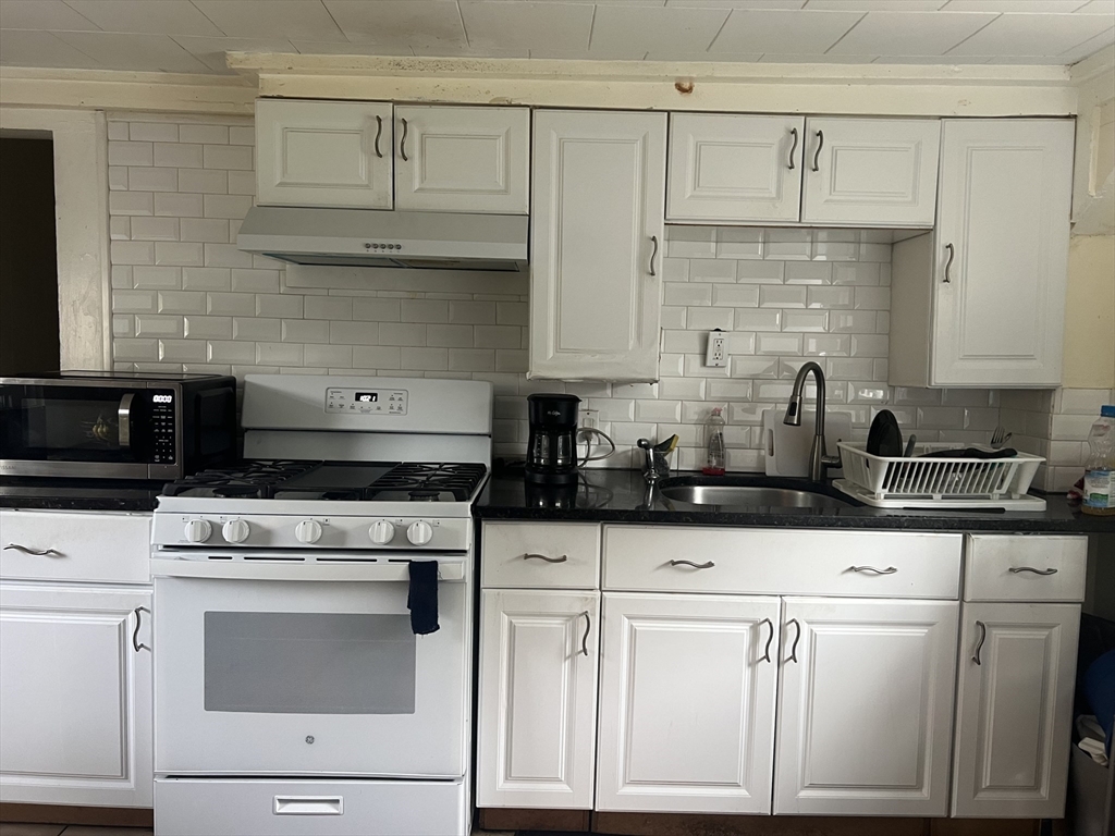 25 Eames Street Framingham, MA 01702 - Photo 12 of 31