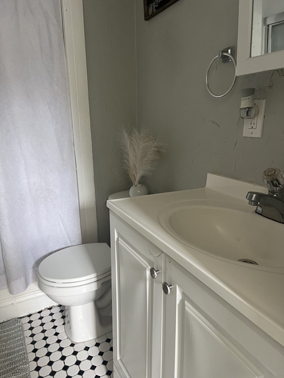 25 Eames Street Framingham, MA 01702 - Photo 6 of 31