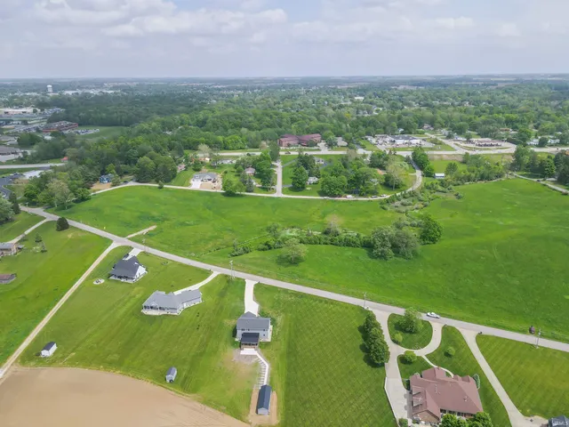 $93,600 | 10 Meadowbrook Drive, New Castle, IN 47362