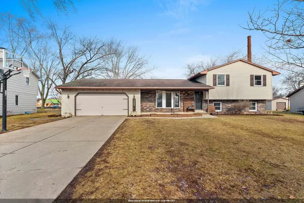 $319,900 | 3638 Glenbrooke Lane, Green Bay, WI 54301