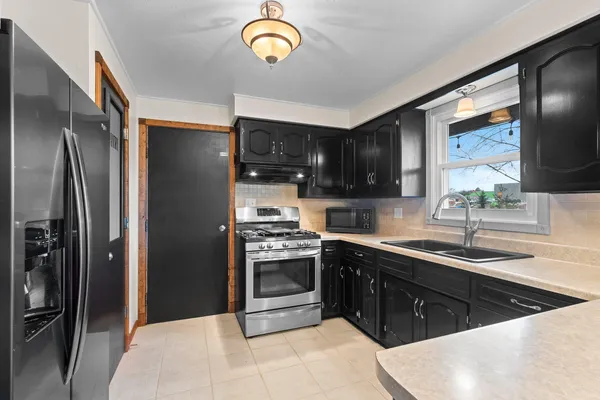 $319,900 | 3638 Glenbrooke Lane, Green Bay, WI 54301