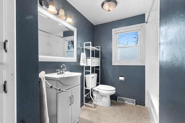 $319,900 | 3638 Glenbrooke Lane, Green Bay, WI 54301