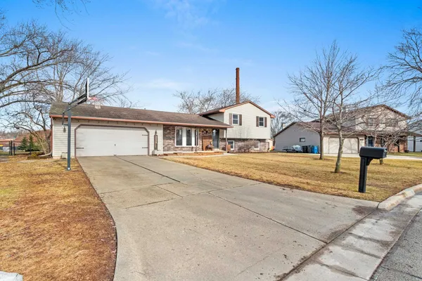 $319,900 | 3638 Glenbrooke Lane, Green Bay, WI 54301