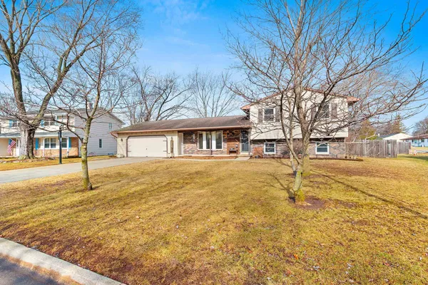 $319,900 | 3638 Glenbrooke Lane, Green Bay, WI 54301