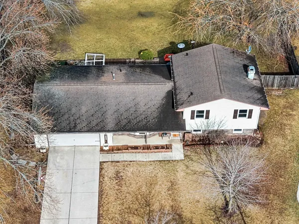 $319,900 | 3638 Glenbrooke Lane, Green Bay, WI 54301