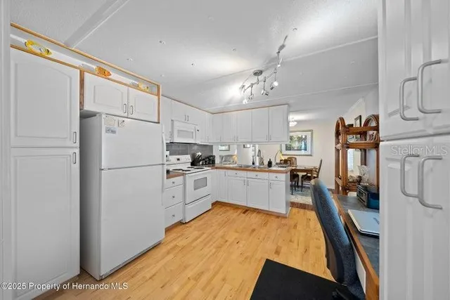 $369,000 | 6448 West Richard Drive, Weeki Wachee, FL 34607