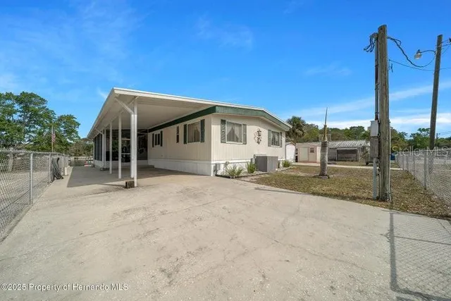$369,000 | 6448 West Richard Drive, Weeki Wachee, FL 34607