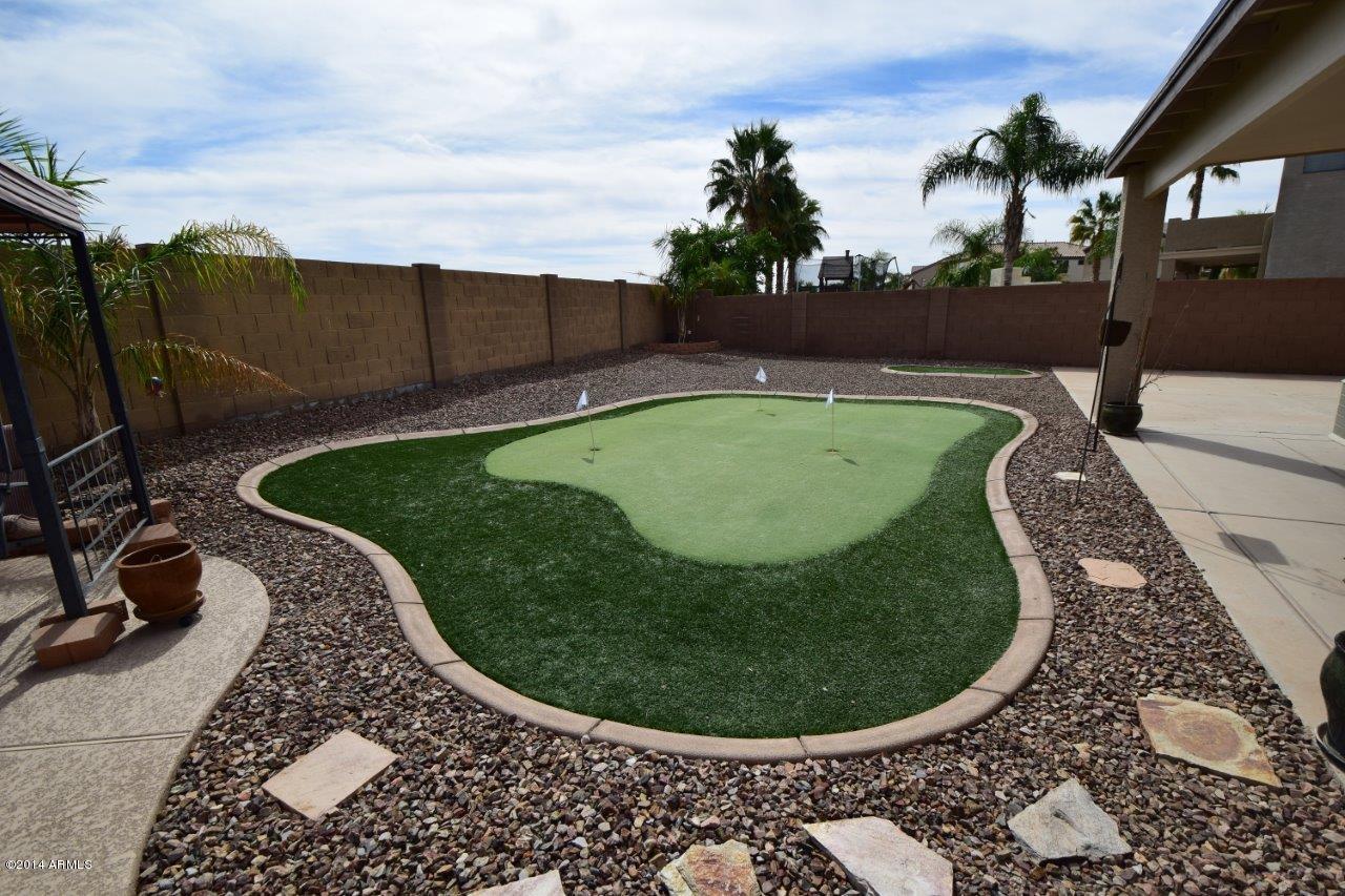 1029 South Roles Drive Gilbert, AZ 85296 - Photo 38 of 46 Putting Green
