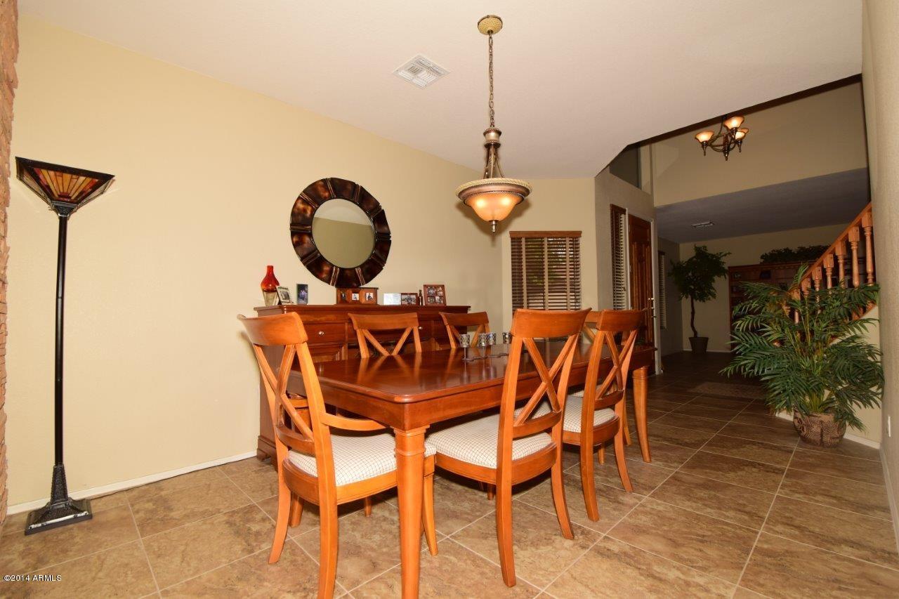 1029 South Roles Drive Gilbert, AZ 85296 - Photo 6 of 46 Dining Room