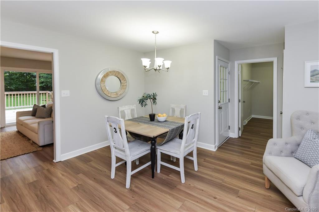 3315 Kelly Road Charlotte, NC 28216 - Photo 6 of 33 Gallery Image 6