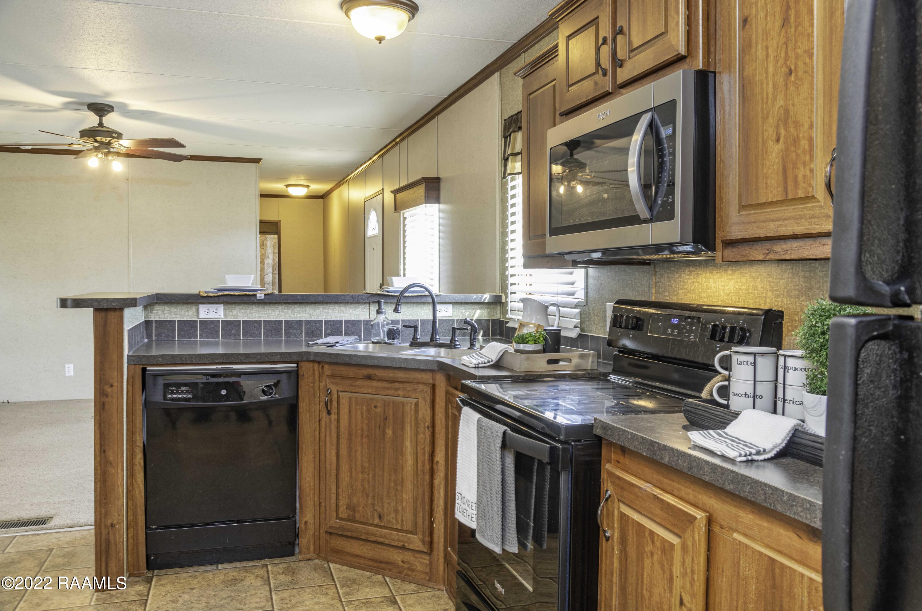 1072 Eddie Ray Road Breaux Bridge, LA 70517 - Photo 4 of 31 Kitchen 4