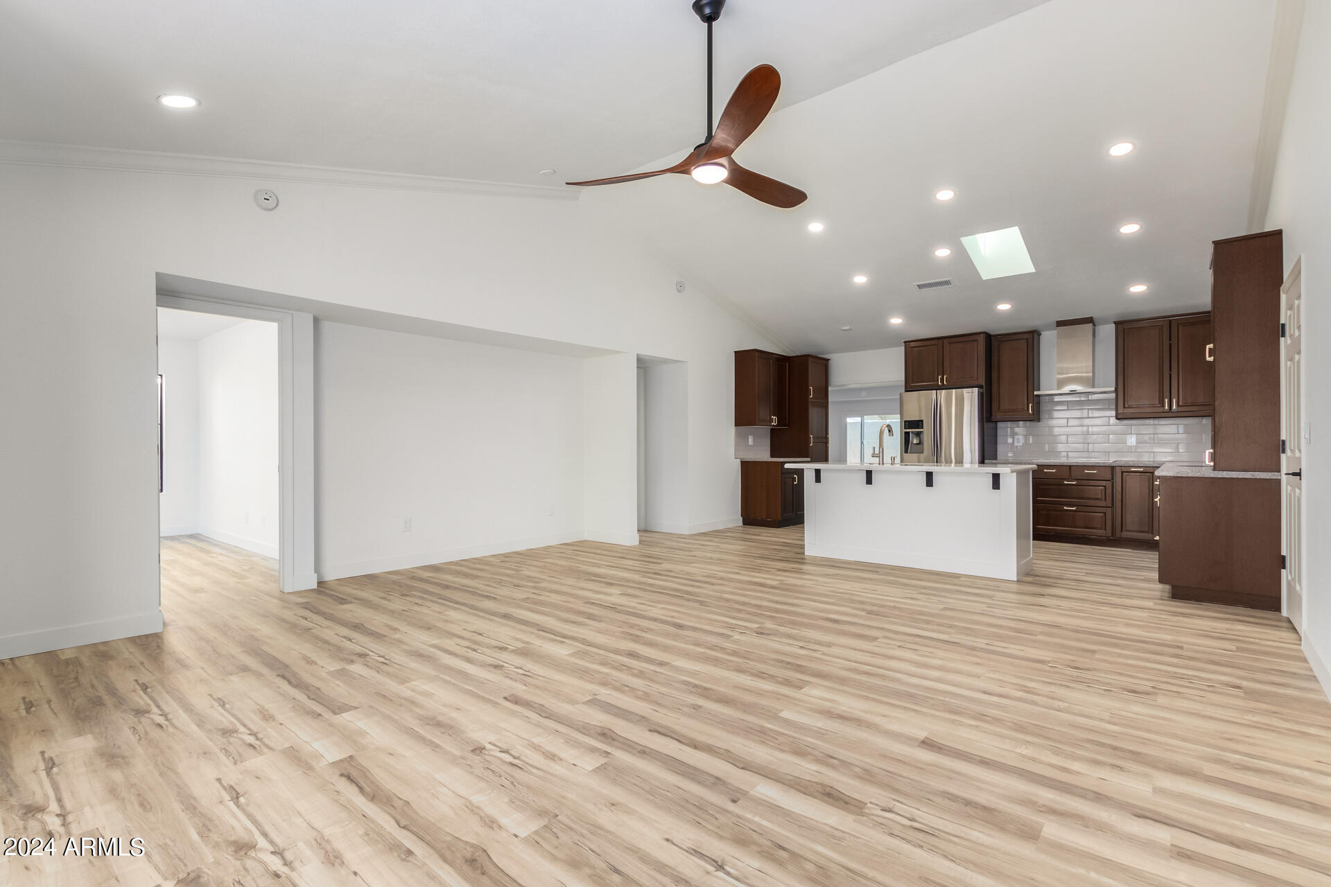 1007 East Wagoner Road Phoenix, AZ 85022 - Photo 3 of 29 Open Concept & Light and bright!