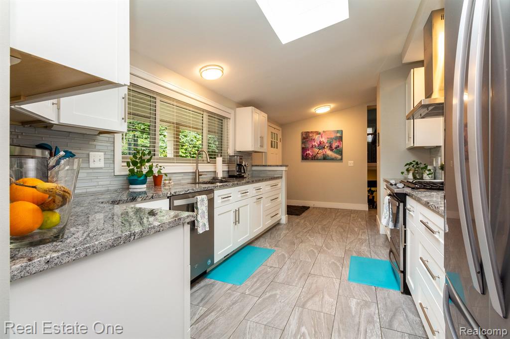 2331 Rusk Road Rochester Hills, MI 48306 - Photo 11 of 46