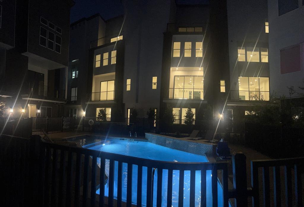 381 East Greenbriar Ln Unit 1004  