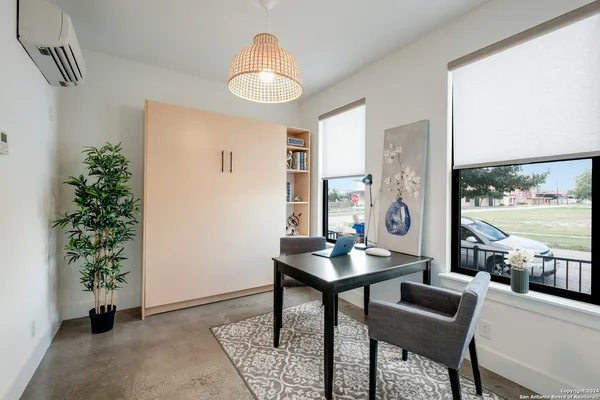 $2,600 | 426 Center Street, San Antonio, TX 78202