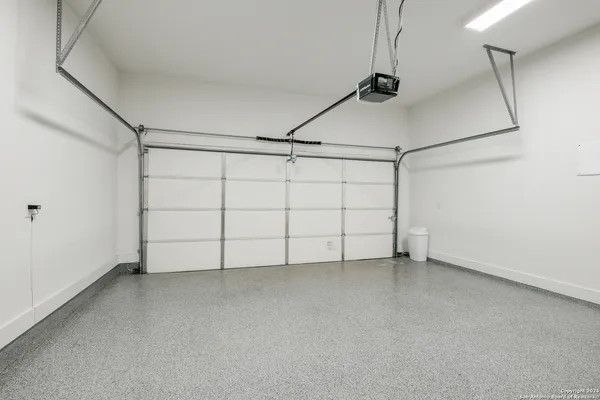 $2,600 | 426 Center Street, San Antonio, TX 78202