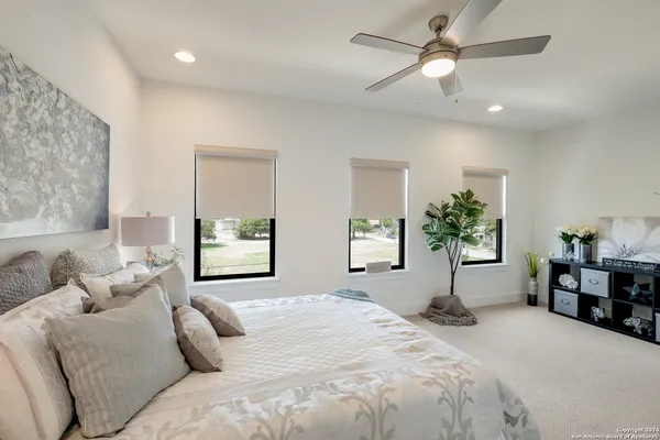 $2,600 | 426 Center Street, San Antonio, TX 78202