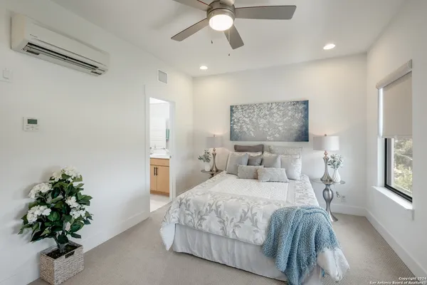 $2,600 | 426 Center Street, San Antonio, TX 78202