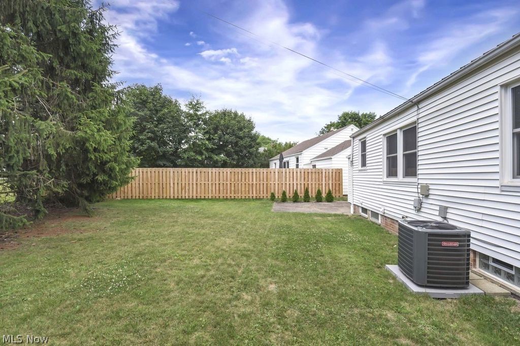 5136 Bridgewater Road Lyndhurst, OH 44124 - Photo 7 of 29 Gallery Image 7