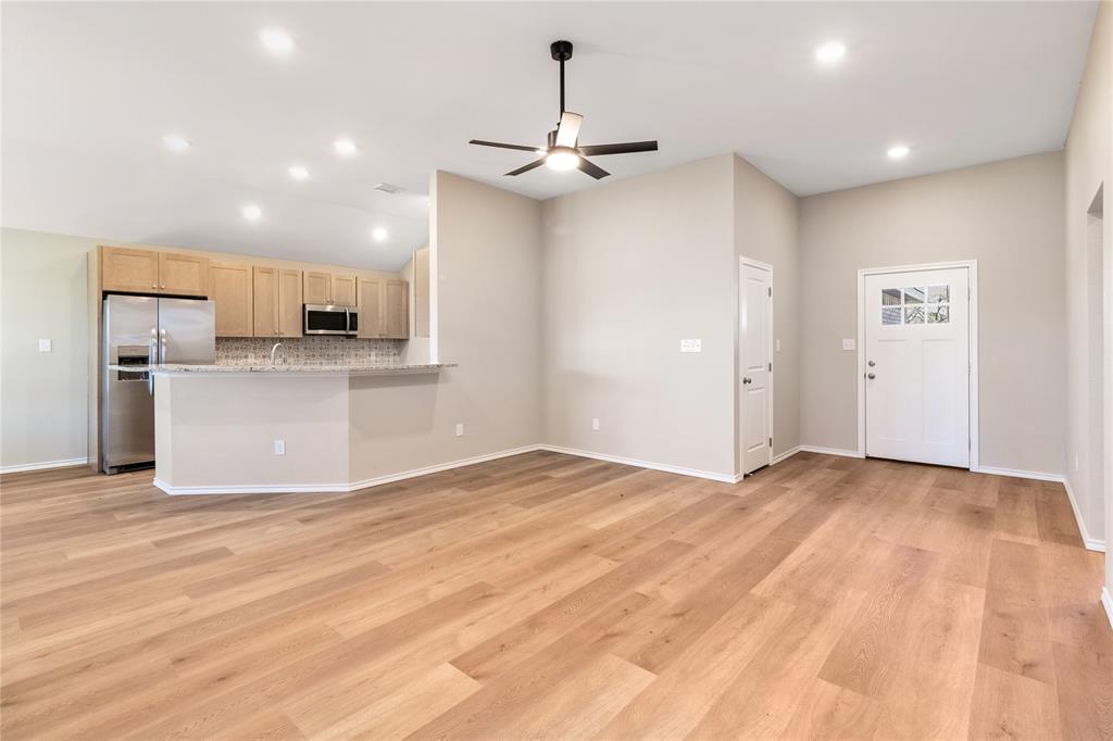 807 Bella Boulevard Coleman, TX 76834 - Photo 3 of 29