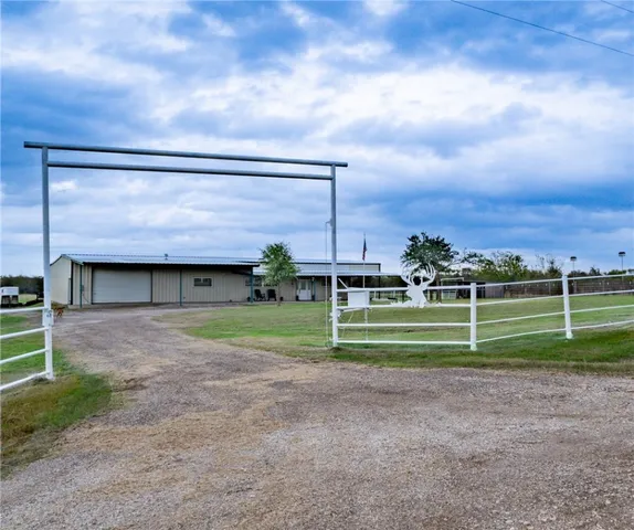 $1,684,000 | 303 Lcr 626, Groesbeck, TX 76642