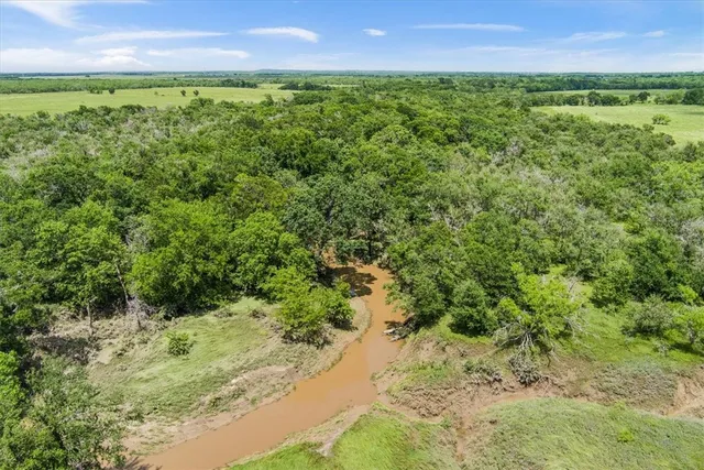 $1,684,000 | 303 Lcr 626, Groesbeck, TX 76642