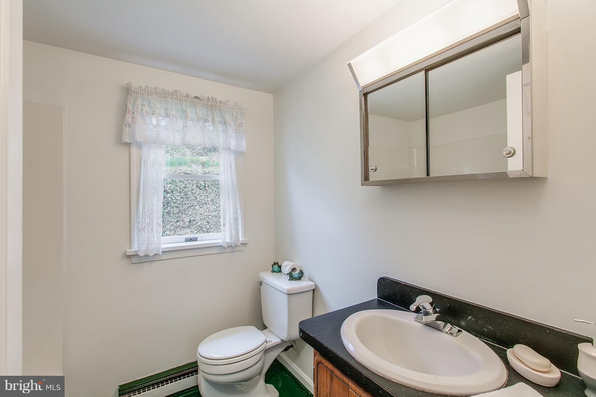 27441 Clarksburg Road Damascus, MD 20872 - Photo 12 of 25 Bath
