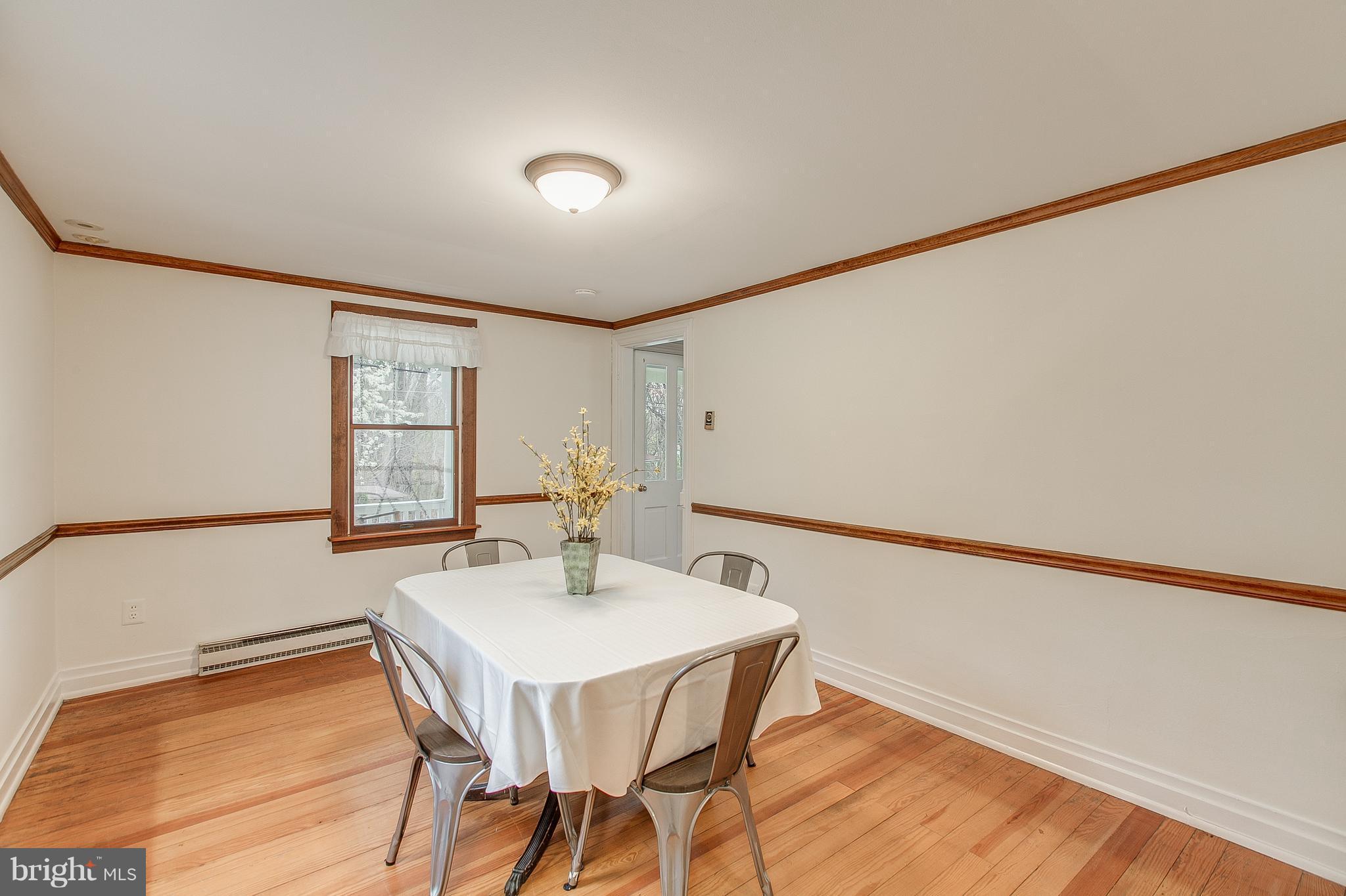 27441 Clarksburg Road Damascus, MD 20872 - Photo 8 of 25 Dining room Crown/Chair molding