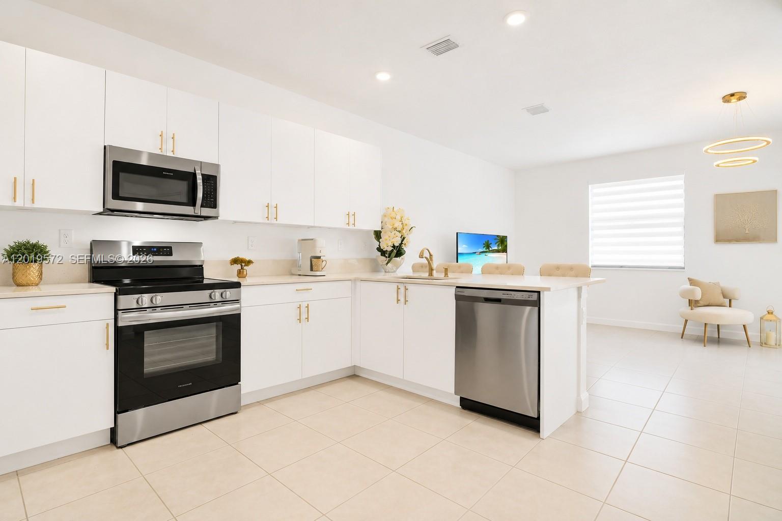 12954 Southwest 231st Street Miami, FL 33170 - Photo 3 of 35