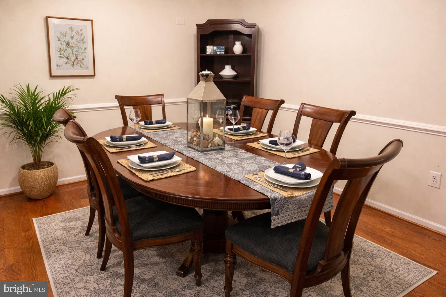 5652 Wheelwright Way Haymarket, VA 20169 - Photo 13 of 32 a view of a dining room with furniture and wooden floor