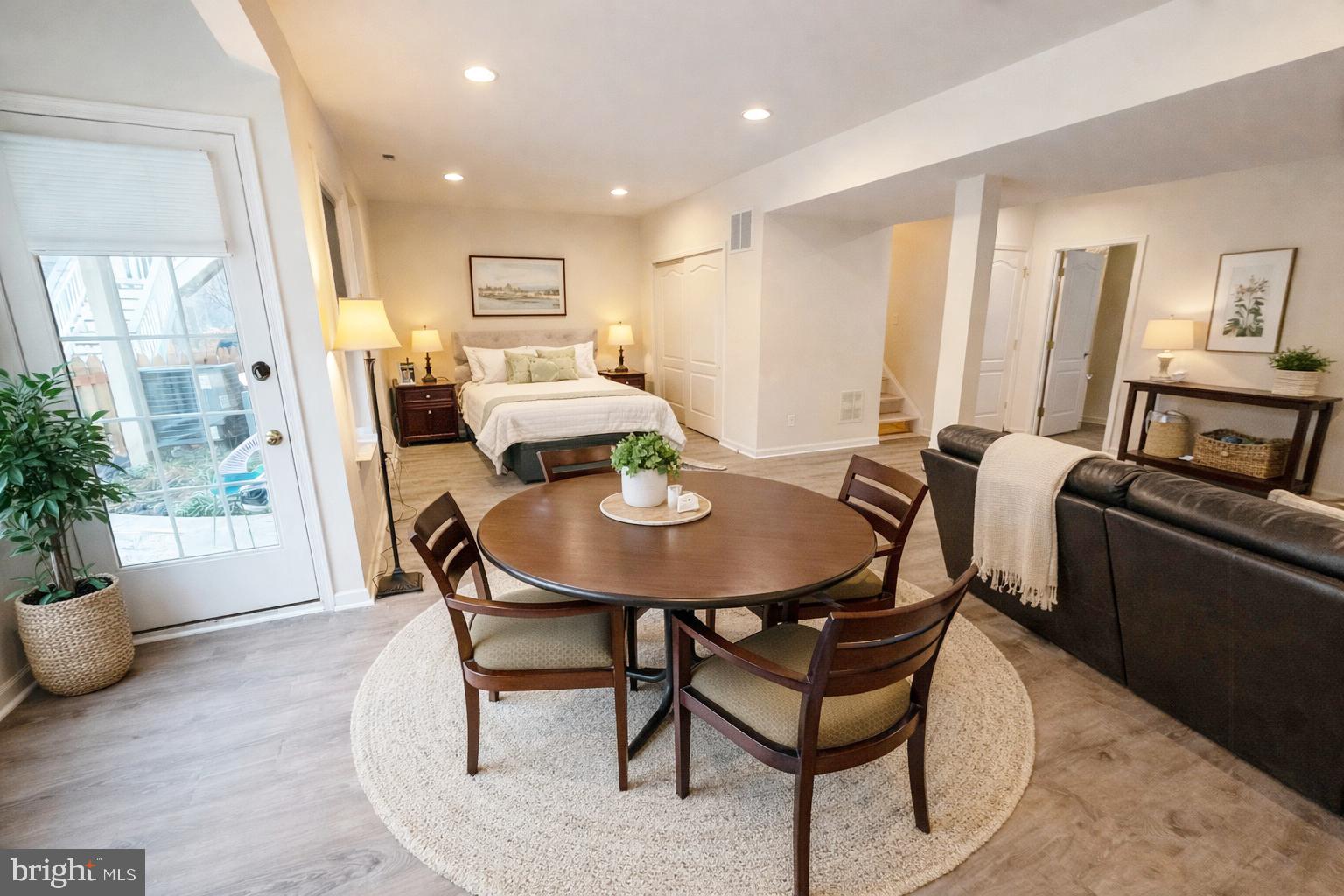 5652 Wheelwright Way Haymarket, VA 20169 - Photo 25 of 32 a view of a dining room with furniture and window