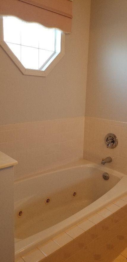 320 Murray Road Northwest Knoxville, TN 37912 - Photo 14 of 20 Master Bath
