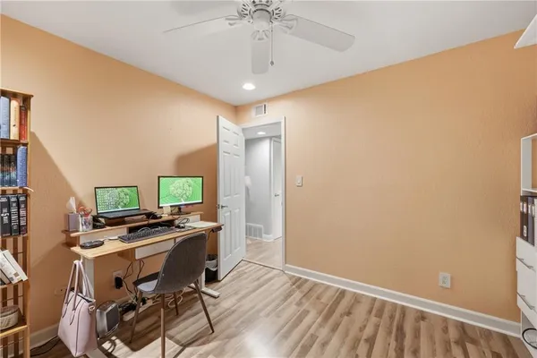 $192,500 | 4727 Jarboe Street, Unit 102, Kansas City, MO 64112
